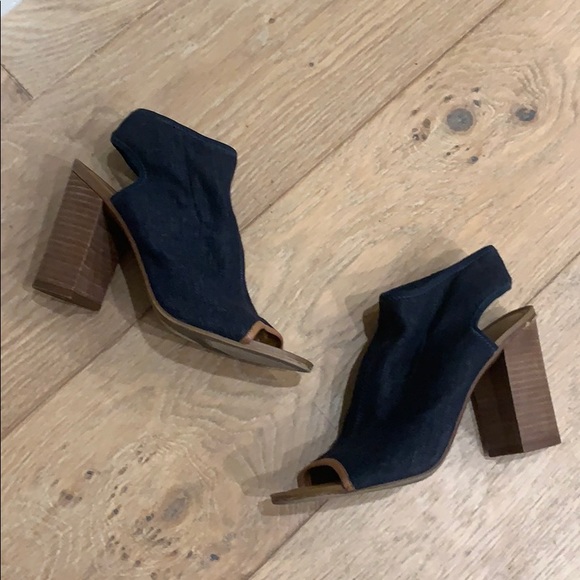 Sarto FrancoJean heels|Curbside last chance to buy - Picture 2 of 15